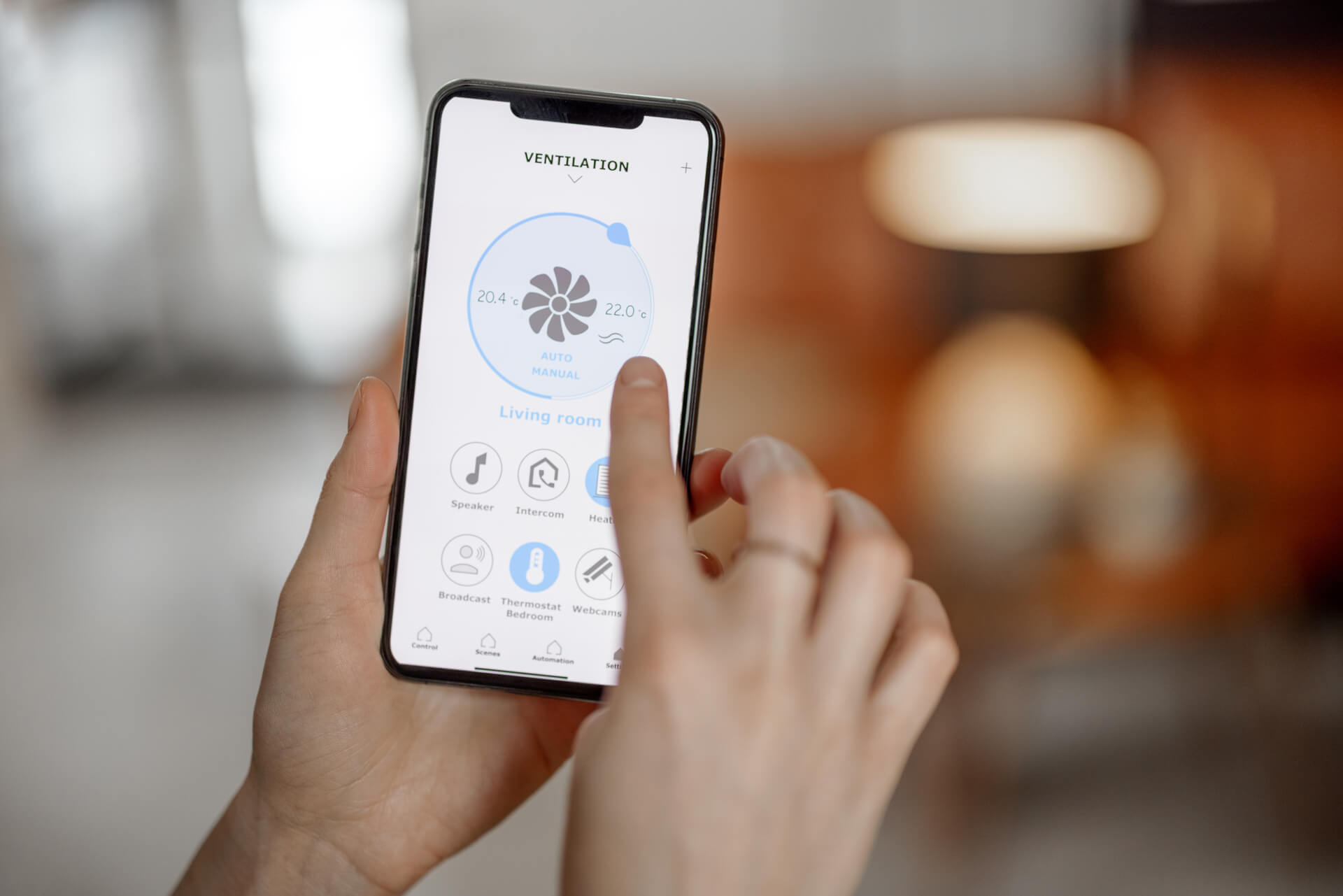 Управление на смарт дом чрез мобилно приложение